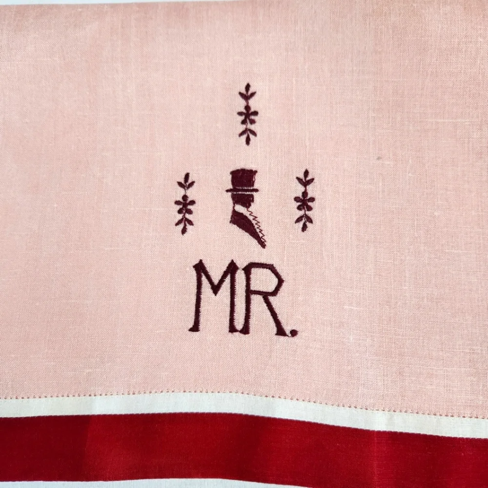 LINEN HAND EMBROIDERED HEMSTITCHED GUEST HAND TOWEL